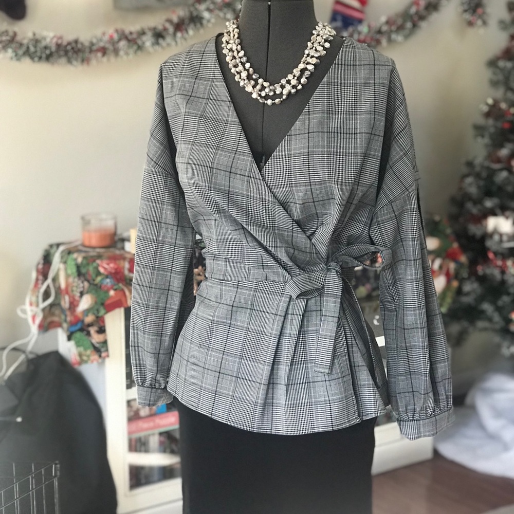 NWOT Halogen Plaid Wrap Top